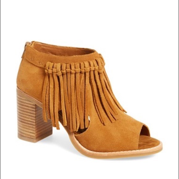 Sbicca Shoes - Suede fringe booties. Size 8